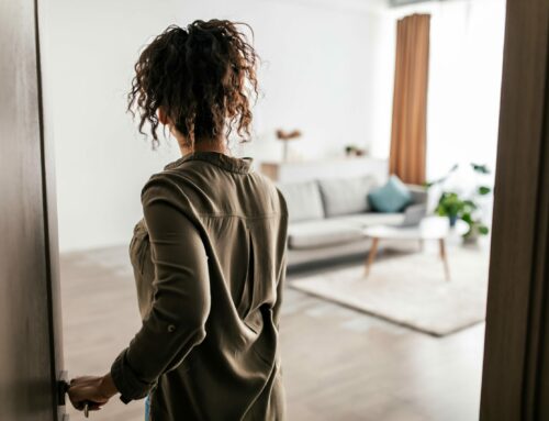 ¿Tu casa se te ha quedado grande? La guía definitiva para la «Venta de Relevo» en Nervión y Amate